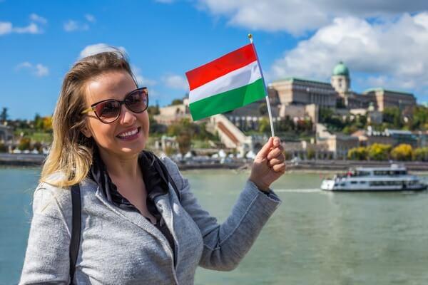 Traveller with Hungarian flag